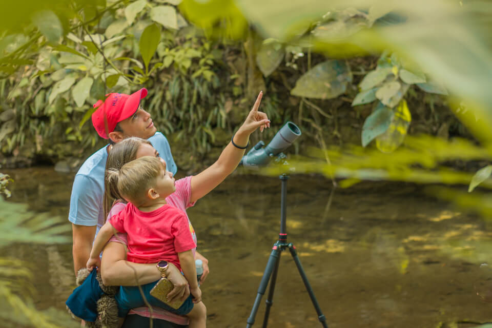 Family on a Costa Rica beach holiday — Costa Rica Family Tours package